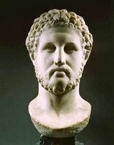 Filipo II inicia la conquista de Grecia.