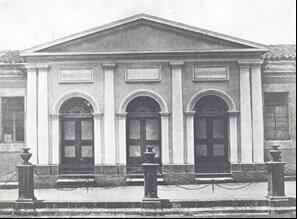 Aparición del periódico manuscrito.