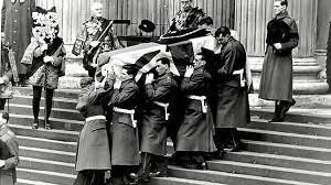 CHURCHILL FALLECE A LOS 90 AÑOS