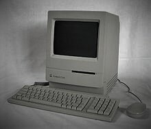 Se crea Macintosh el primer ordenador de consumo de interfaz grafica de usuario