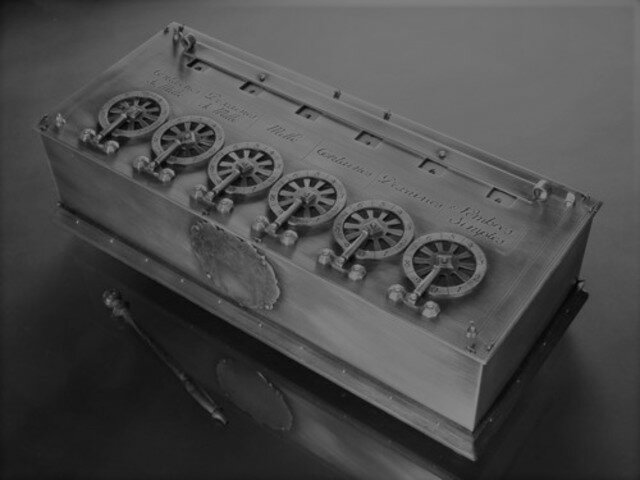 Pascal crea la primera calculadora llamada Pascalina y creada con el propósito de hacer más fácil la recaudación de los impuestos a su padre