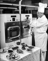 Primer horno microondas comercial