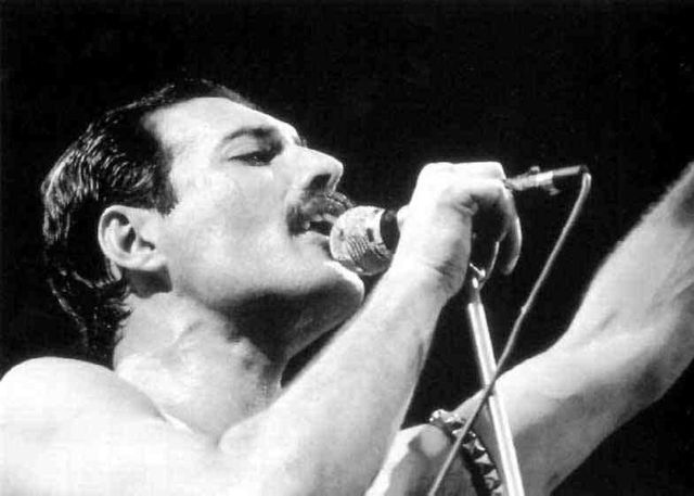 Nace Freddie Mercury