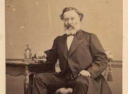 el gobierno de Juárez expidió otra Ley de Instrucción Pública