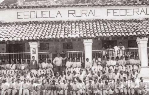 Educación laica, obligatoria y gratuita