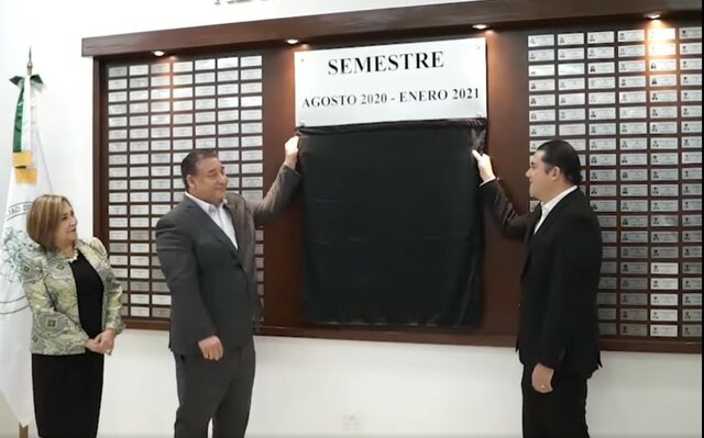 Placas del Mérito Académico