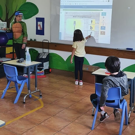 Entro al colegio para pequeños