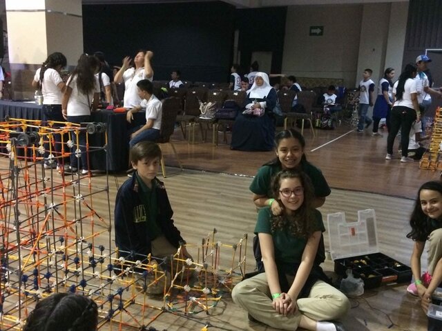 Competencia de Knex