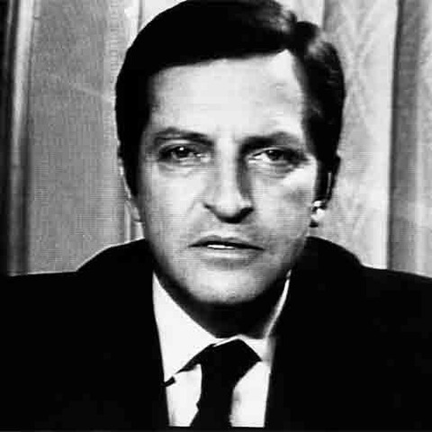 Primeras elecciones generales tras la dictadura, en las que triunfa la Unión de Centro Democrático (UCD), partido dirigido por Adolfo Suárez.