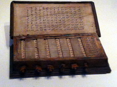 Napier y su sistema computacional