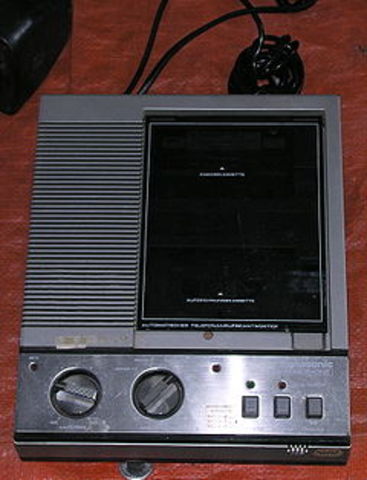 The digital answering machine invented.