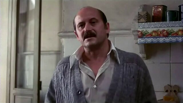 Don Luís y su esposa discuten si despedir a María.