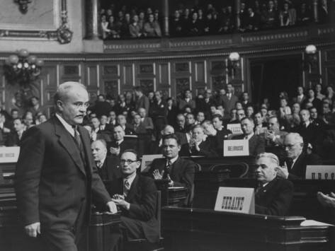 Los socialistas generan el Plan Molotov