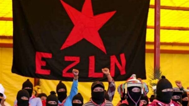 Se forma el EZLN