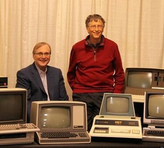 MICROSOFT: Fundación de Microsoft por Bill Gates y Paul Allen.