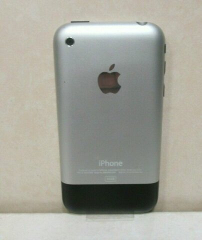 iPHONE: Se lanza el iPhone de primera generación con una pantalla táctil, un cuerpo metálico, posibilidad de conectarse a Wi-Fi