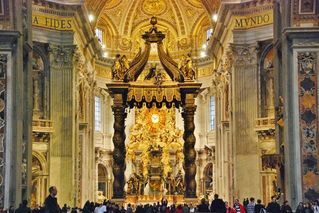 El Baldaquino de San Pedro del Vaticano
