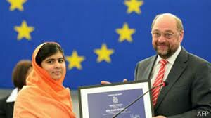 De regreso a la luz pública.