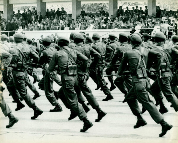 Se suprimió el sector militar.