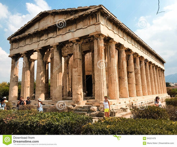 Con ayuda de arquitectos se construye el templo Acropolis en Atenas