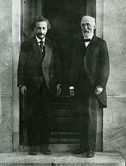 Lorentz junto a Zeeman gana el Premio Nobel de Física