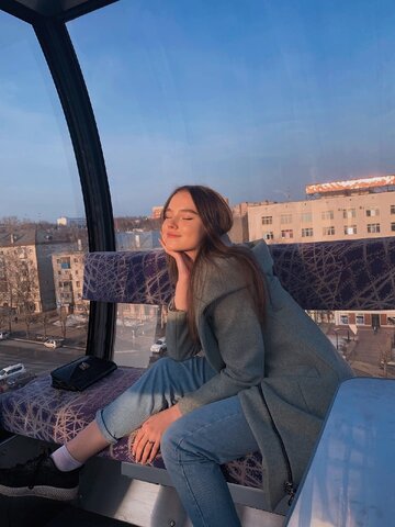 Покаталась на колесе обозрения.