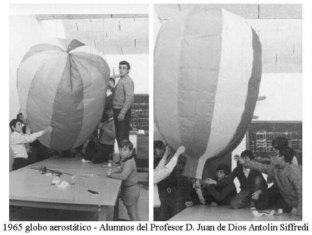 Alumnos construyendo un globo aerostático