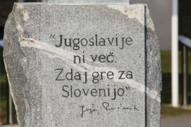 SLOVENIJA POSTANE SAMOSTOJNA DRŽAVA