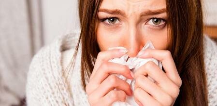 2009. Científicos de Estados Unidos logran mapear el genoma de todos los rinovirus causantes del resfrío común.