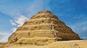 PIRAMIDE ESCALONADA DE ZOSER EN SQQARA