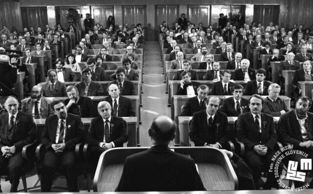 Vlada marca in aprila