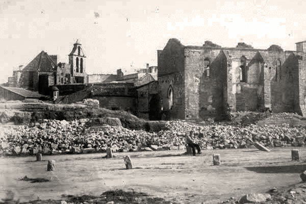 Enderrocament de les muralles