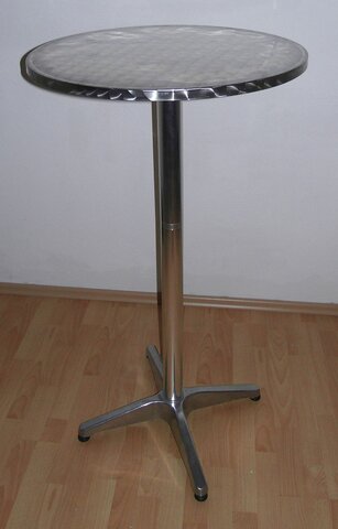 Pedestal table