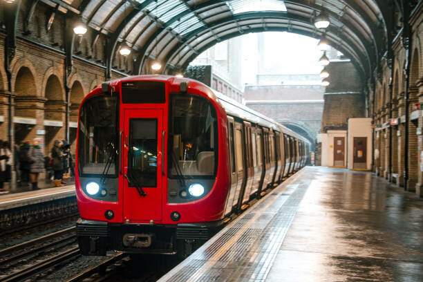 On se déplace en métro.