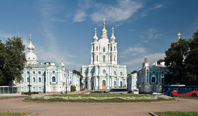 Construccion del convento Smolny de la Resurrección