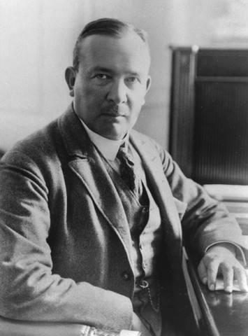 Erik Axel Karlfeldt föds