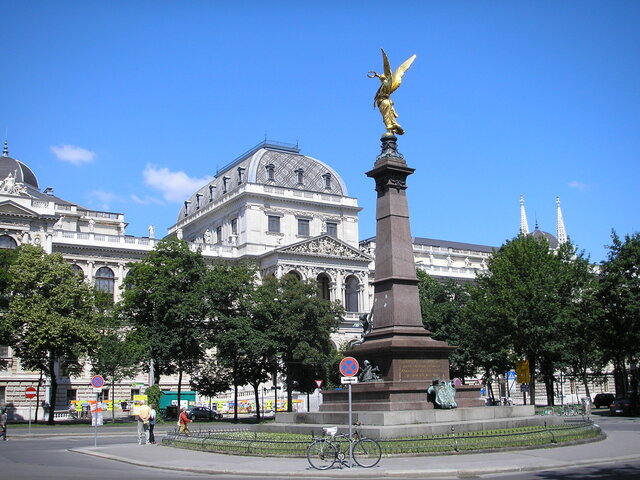 Signum Freud ingresa a la Universidad de Viena