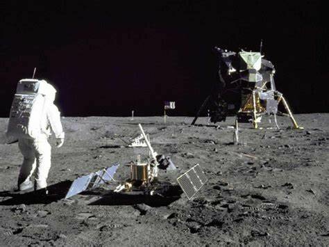 Cap.6: La mano en el espejo