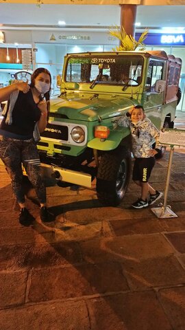 El Puente Shopping Center