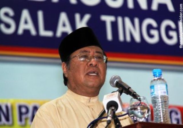 Announcement on plans to provide free water