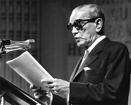 Cambio de estrategia economica: Adolfo Ruiz Cortines