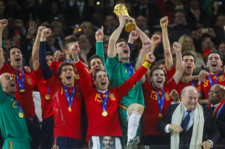 2010 Espaina mundiala irabazten du.