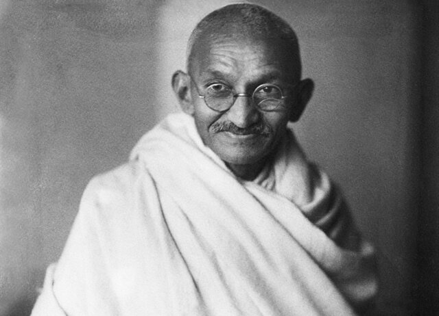 1915. Lucha en pro de los Derechos Humanos. "Mahatma Gandhi"