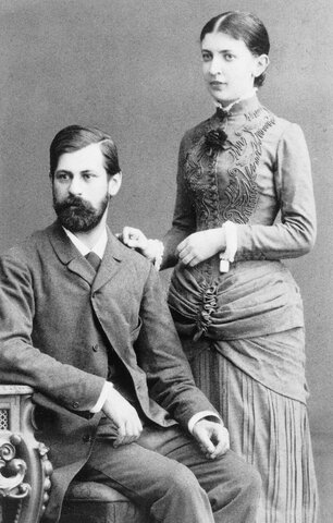 Freud abre una clínica y se casa
