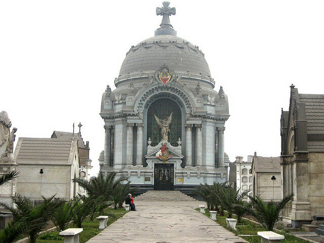 Grau yace en  la Cripta de los Héroes