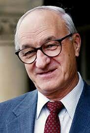 Nace George Kelly en Kansas