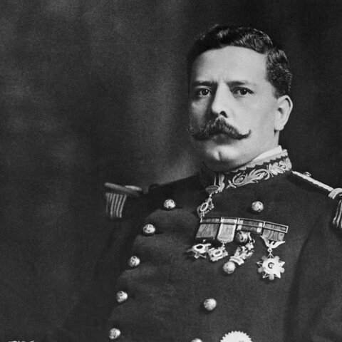 Presidente Porfirio Díaz inicia la industrialización del país