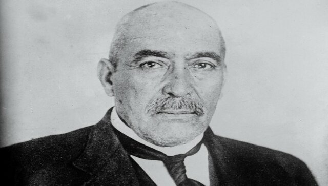 Francisco Madero es asesinado. Victoriano Huerta toma el poder.