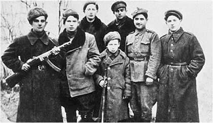 Daniel joins the reistances