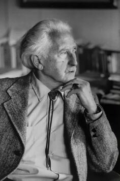 Erikson comienza su análisis con Anna Freud